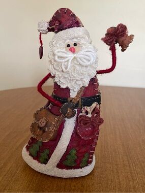 Santa Claus Old World Stitched Resin 7.5” Figurine